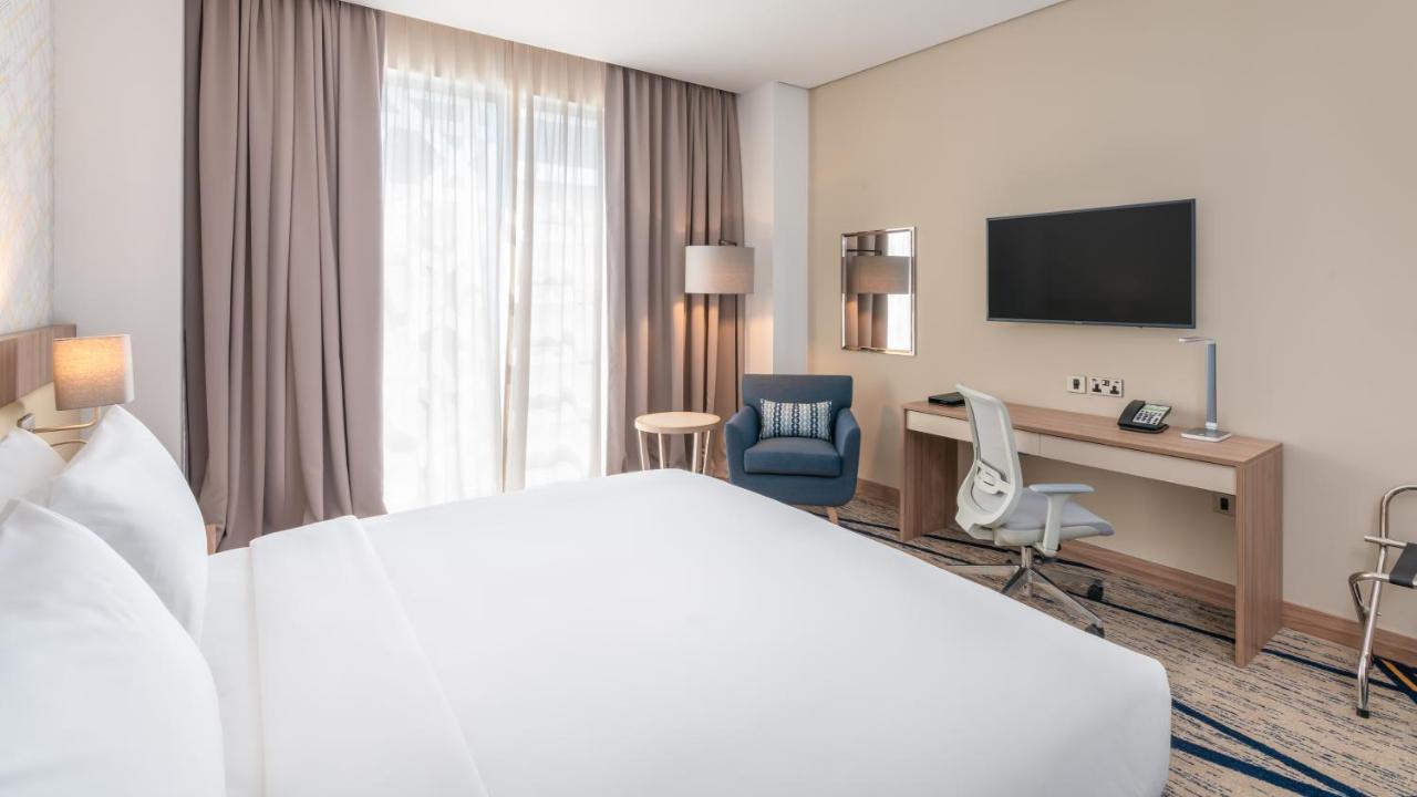 Holiday Inn & Suites Al Jubail By Ihg Al Fanatir Exterior photo