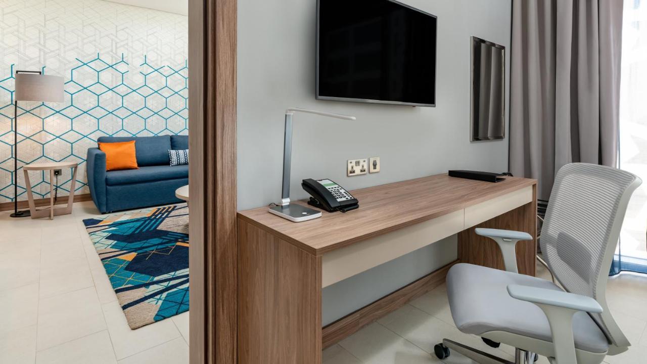 Holiday Inn & Suites Al Jubail By Ihg Al Fanatir Exterior photo