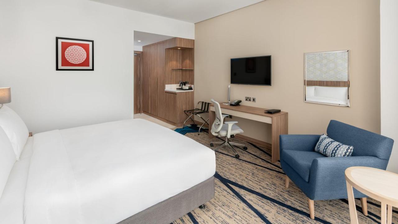 Holiday Inn & Suites Al Jubail By Ihg Al Fanatir Exterior photo
