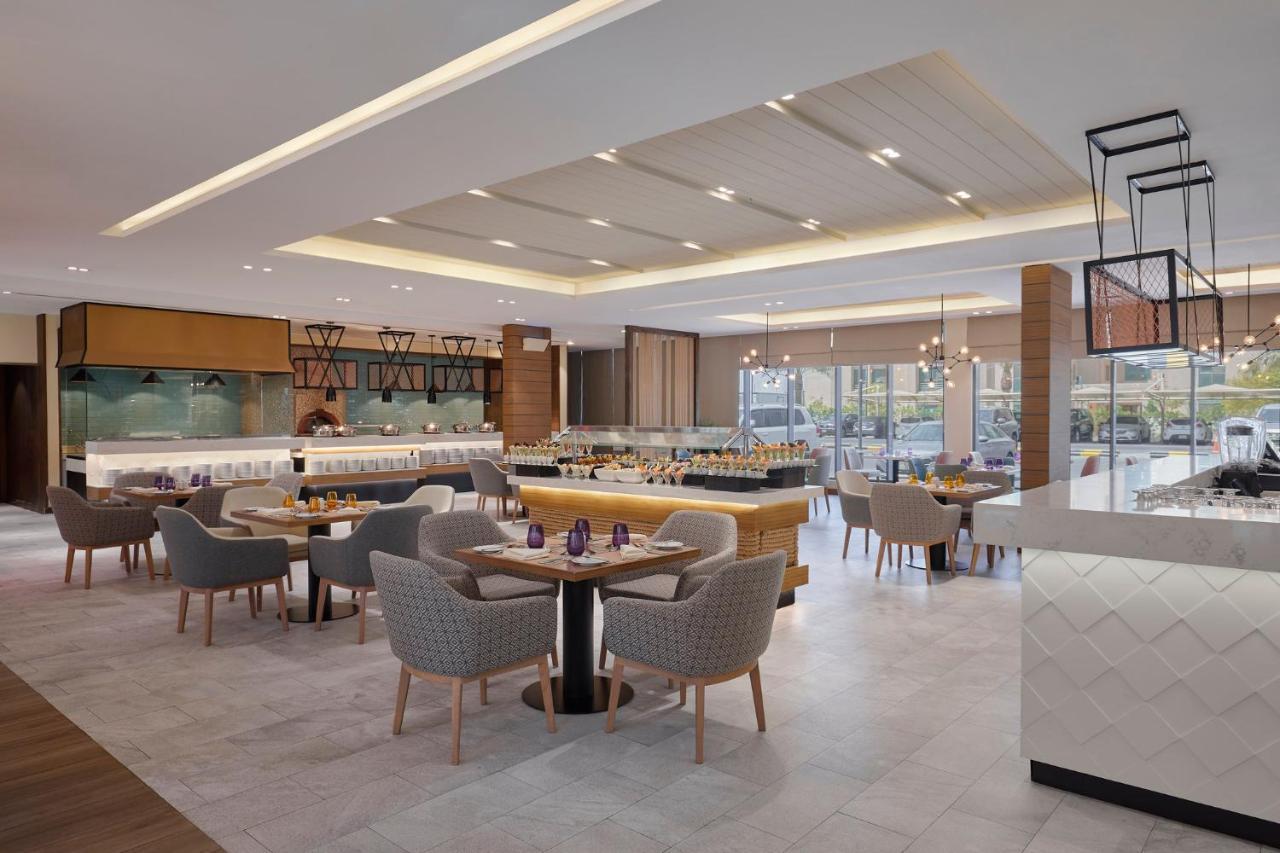 Holiday Inn & Suites Al Jubail By Ihg Al Fanatir Exterior photo