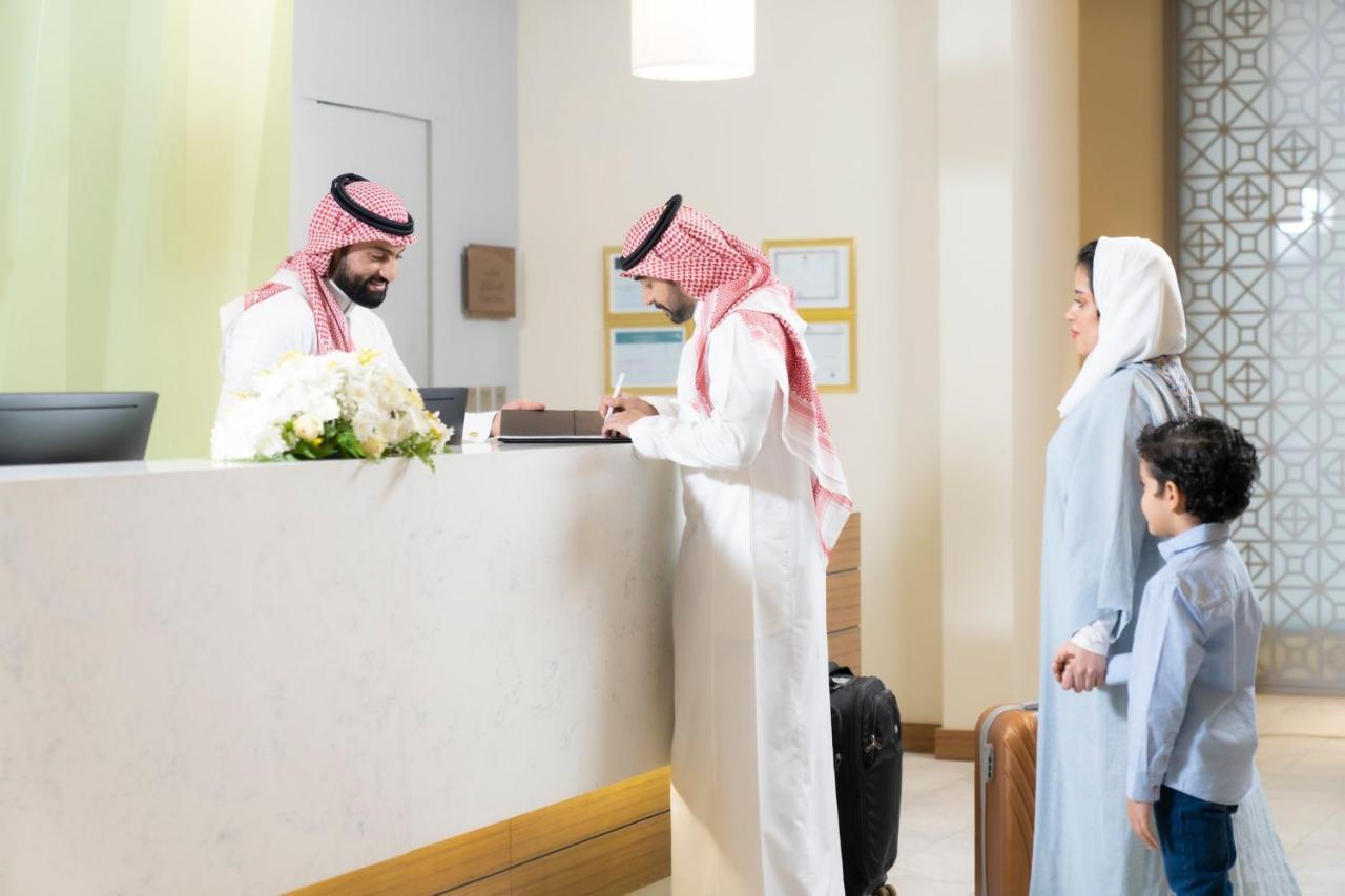 Holiday Inn & Suites Al Jubail By Ihg Al Fanatir Exterior photo